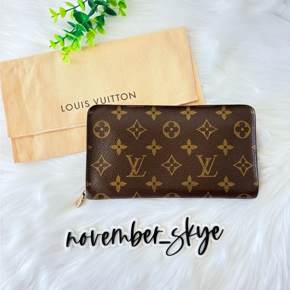 Louis Vuitton Monogram Zippy‎ Wallet